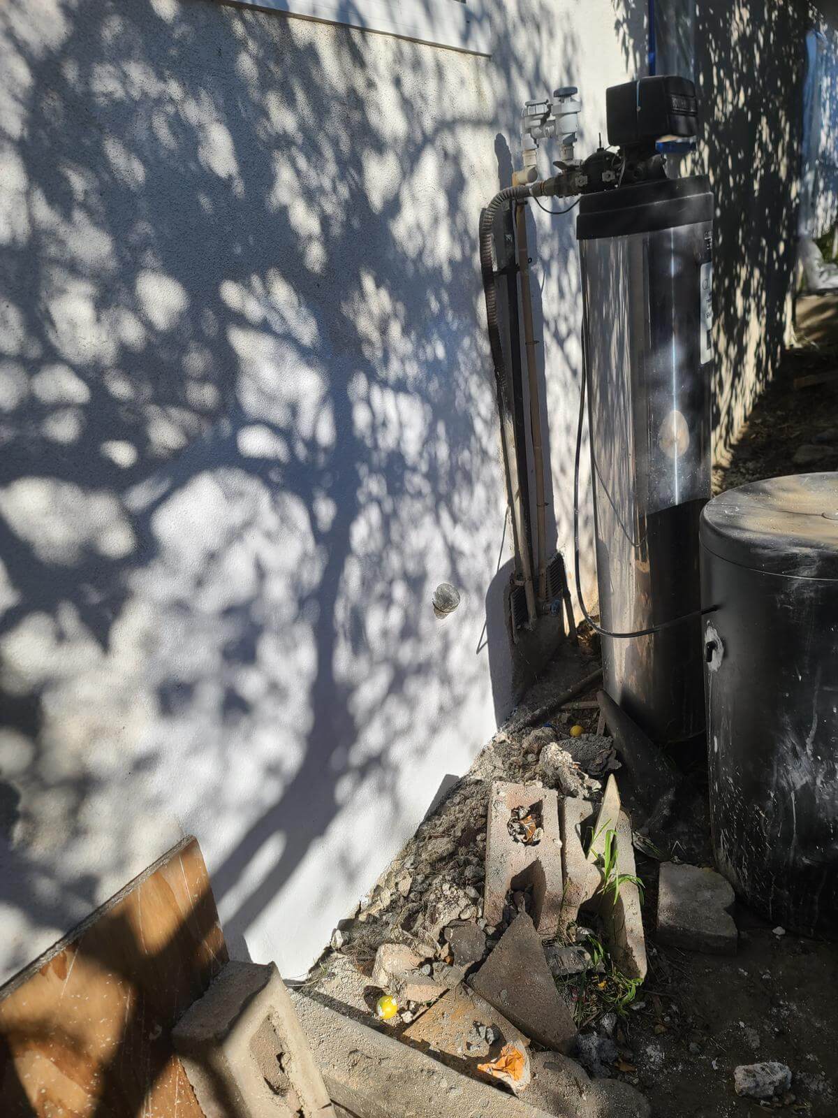 Stucco repair and repaint Pasadena
