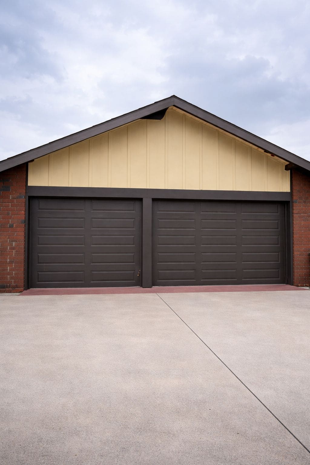 Garage door painting Altadena CA